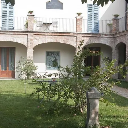 Dell' Orso Bevitore Frühstückspension Verduno