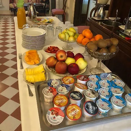 Dell' Orso Bevitore Frühstückspension Verduno